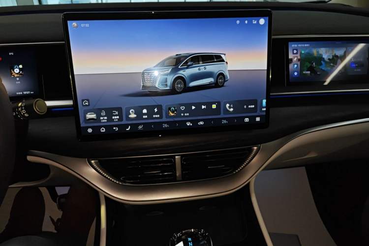 Used Denza D9 2025 DM-i Intelligent Drive 1020 Four-Wheel Drive Flagship Model