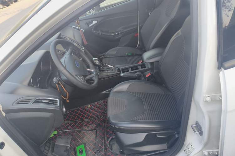 Used Ford Focus 2018 Hatchback Classic 1.6L Automatic Trendy SmartDrive Edition