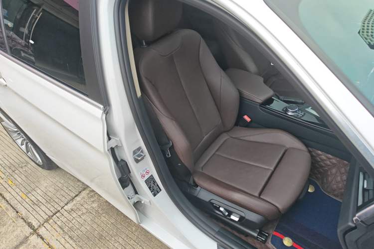 Used BMW 3 Series 2019 320Li Fashion Model
