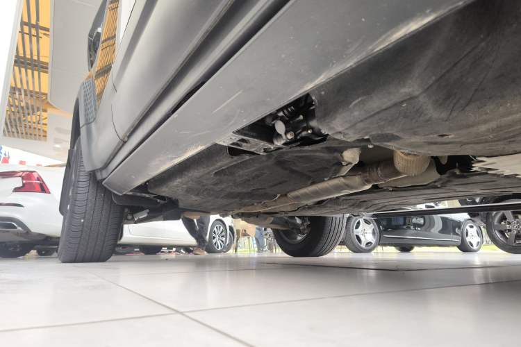 Used Land Rover Defender 2023 Facelift 110 3.0T P400 Dark Edition
