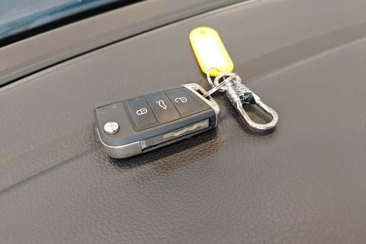 Used Volkswagen Tharu 2025 NewRui 300TSI Prestige Edition
