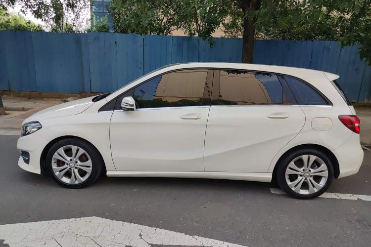 Used Mercedes-Benz B-Class 2015 B 200 Fashion Model
