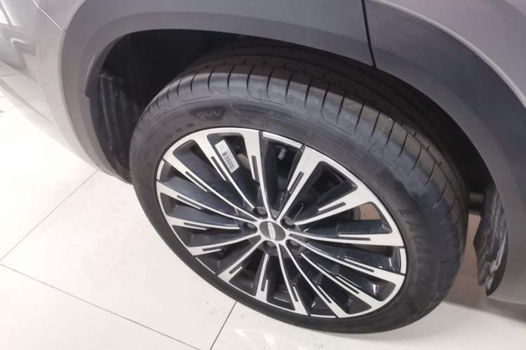 Used Geely Auto Monjaro L 2025 Dongfang Yao 2.0TD Automatic Lanxing Edition