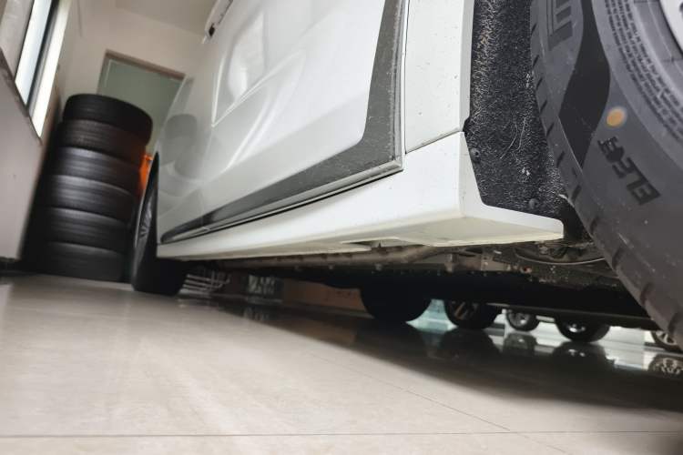 Used VOYAH Dream 2025 PHEV Four-Wheel Drive Prestige Kunpeng Edition
