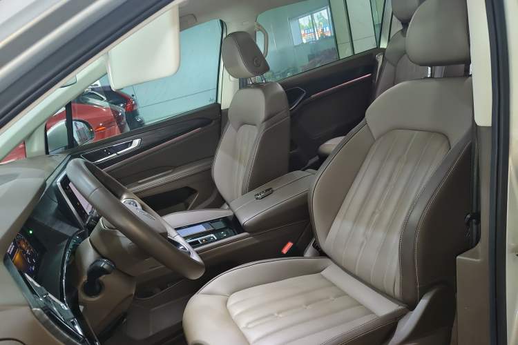 Used Volkswagen Viloran 2024 330TSI Luxury Edition
