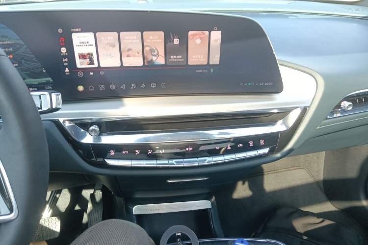 Used Cadillac LYRIQ 2022 Four-Wheel-Drive High-Performance Deluxe Edition
