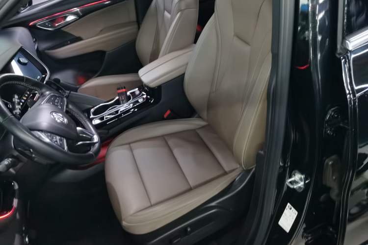 Used Buick Envision 2022 Encore Plus 652T Five-Seat Luxury Model
