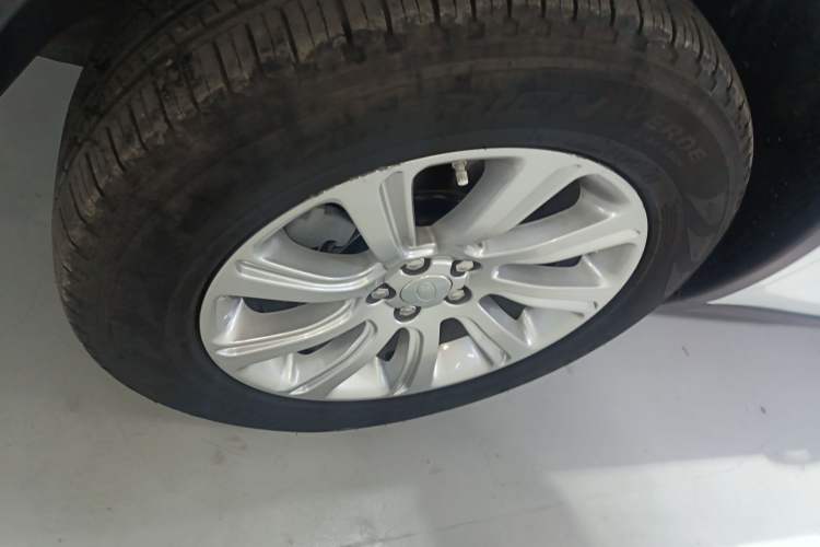 Used Land Rover Discovery Sport 2018 240 PS SE Version
