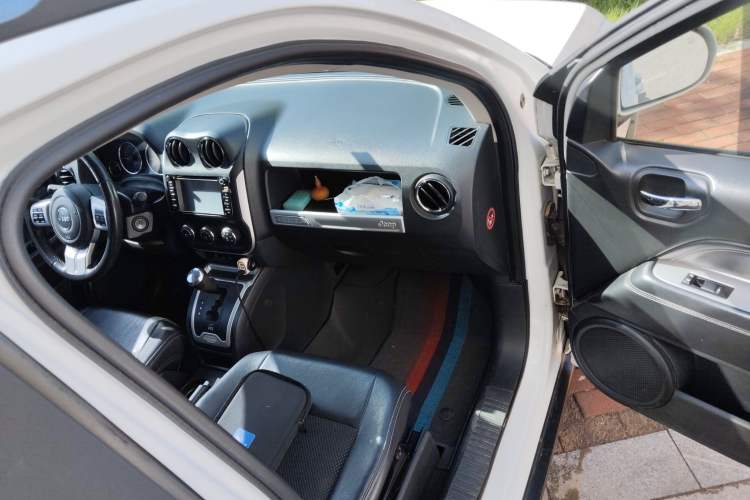 Used  Compass 2014 Revised Version 2.4L Four-Wheel Drive Comfort Edition