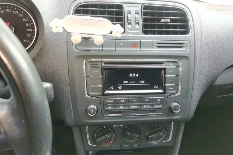 Used Volkswagen Polo 2016 1.6L Automatic Comfort Model