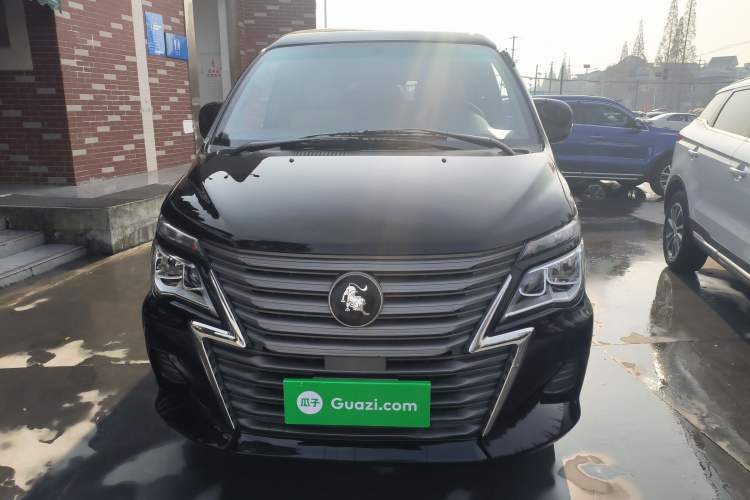 Used FORTHING Lingzhi 2023 M5L 1.6L Base Model 7 Seats
