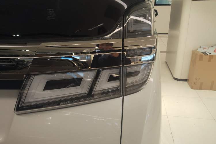 Used Toyota Vellfire 2020 Dual-Engine 2.5L HV Prestige Edition
