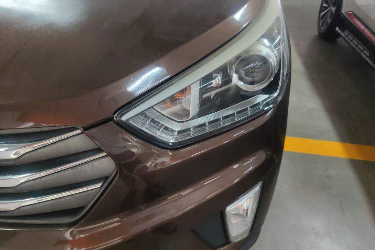 Used Hyundai ix25 2015 1.6L Automatic Two-Wheel-Drive Deluxe DLX Model
