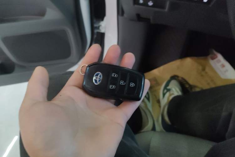 Used Toyota Sienna 2023 2.5L Hybrid Comfort Edition
