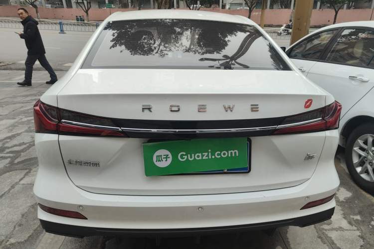 Used Roewe i5 2023 1.5L Manual Comfort Edition
