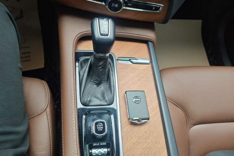 Used Volvo XC90 2019 T6 Zhiyi Edition 7-Seater China VI Standard
