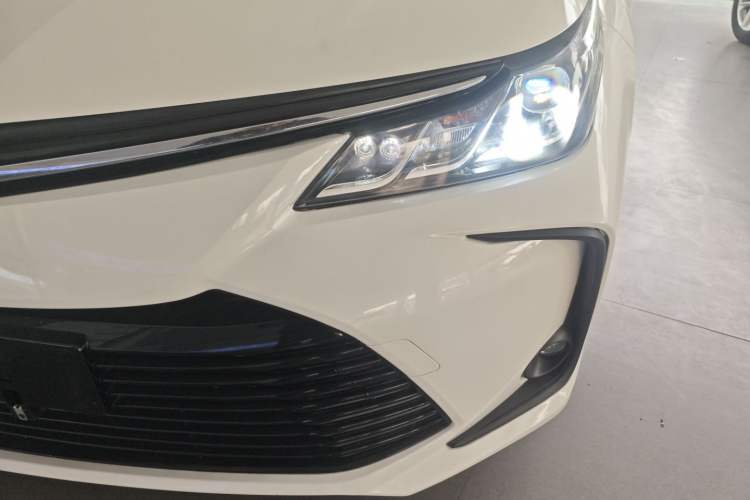 Used Toyota Corolla 2021 Dual-Motor 1.8L E-CVT Elite Edition
