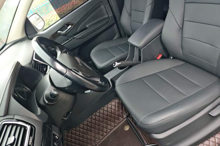 Used Isuzu D-MAX 2020 1.9T Two-Wheel Drive Automatic Comfort Edition China VI Standard RZ4E Hi-Power