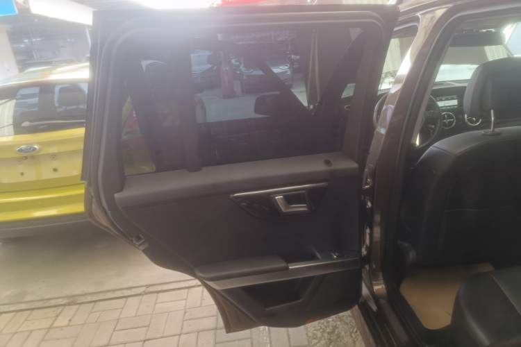 Used Mercedes-Benz GLK-Class 2013 GLK 300 4MATIC Dynamic Sunroof Model
