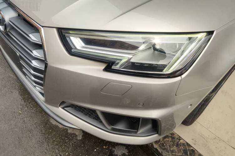 Used Audi A4L 2019 40 TFSI Fashion Edition China VI Emission Standard