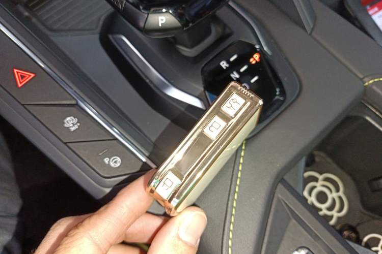 Used Lynk & Co 06 2023 Remix 1.5T Hero
