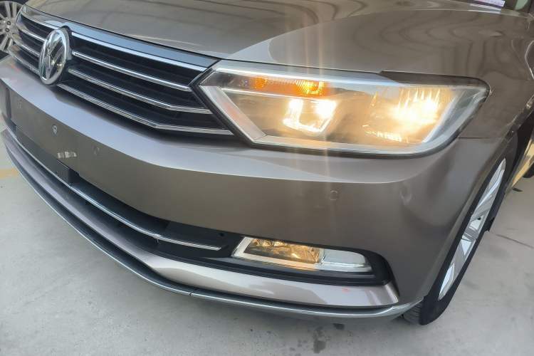 Used Volkswagen Magotan 2017 330TSI DSG Leading Model
