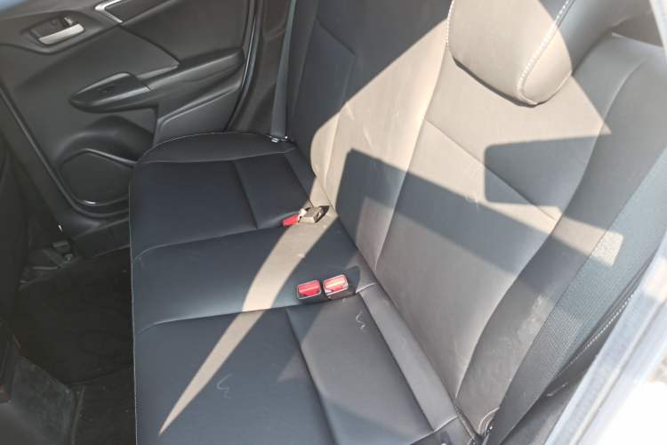 Used Honda Fit 2016 1.5L SES CVT Fashion Sunroof Edition
