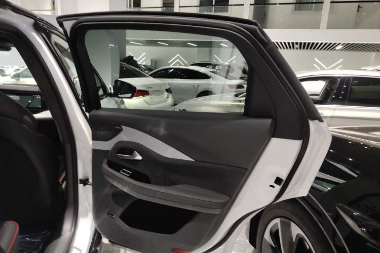 TDK.VehicleDetails.img