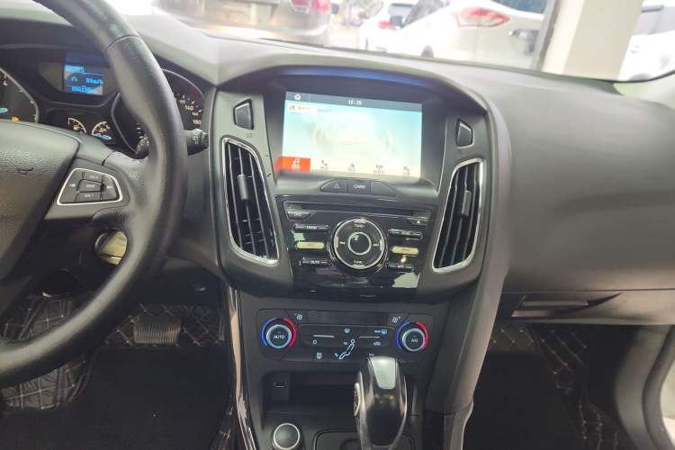 Used Ford Focus 2017 Hatchback EcoBoost 125 Automatic - Ultra-Powerful Style Edition with Smart Drive Features