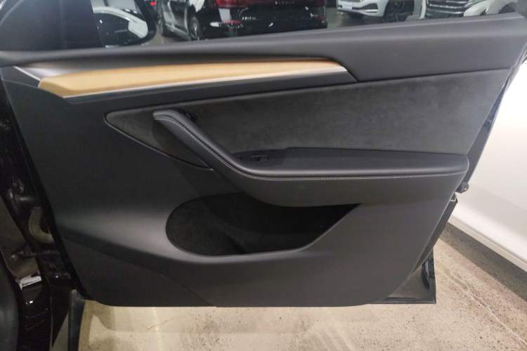 Used Tesla Model Y 2022 Rear-Wheel-Drive Version
