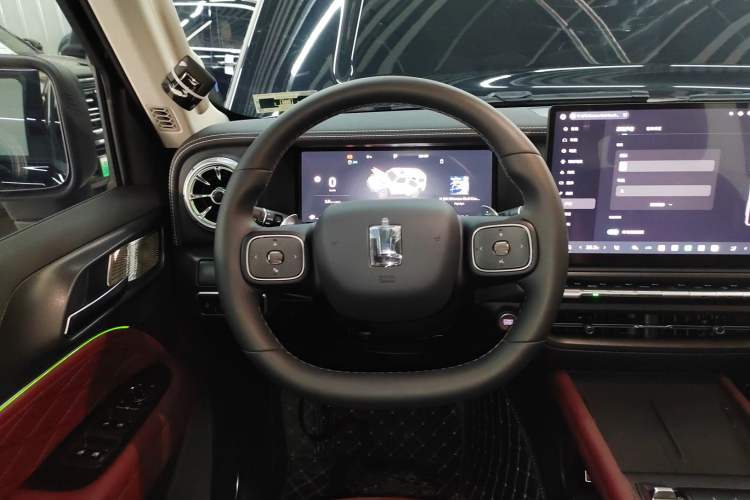 Used Tank 300 2025 2.0T Conqueror