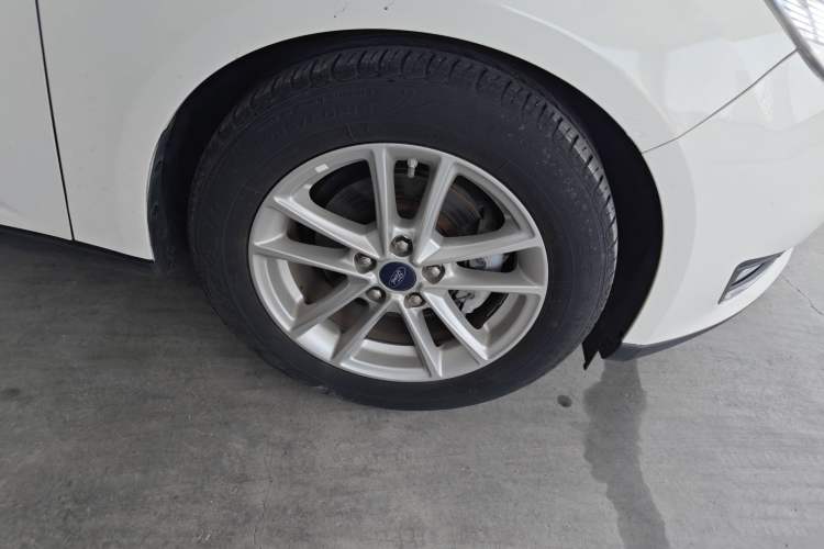 Used Ford Focus 2017 Sedan EcoBoost 125 Automatic Supreme Style SmartDrive Edition
