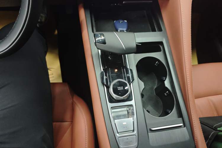 Used Changan CS75 PLUS 2024 3rd Generation Champion Edition 2.0T Intelligent Drive Performance Model
