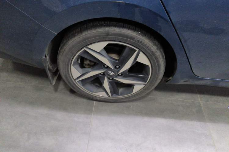 Used Hyundai Elantra 2021 1.5L CVT LUX Prestige Edition
