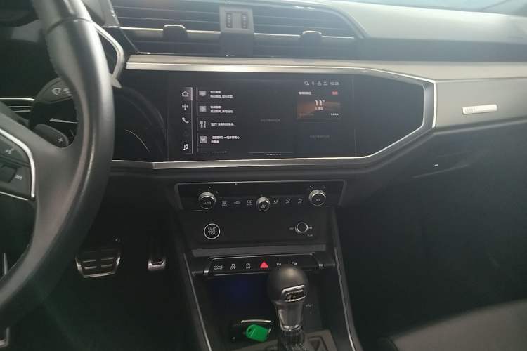 Used Audi Q3 2024 40 TFSI Fashion Dynamic Model
