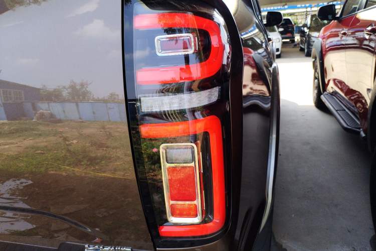 Used Great Wall Poer 2021 2.0T Global Version Automatic Diesel 4x4 Prestige Standard Cab GW4D20M
