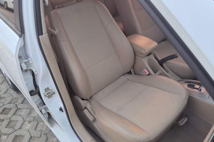 Used Buick Excelle 2013 1.5L Automatic Classic Model
