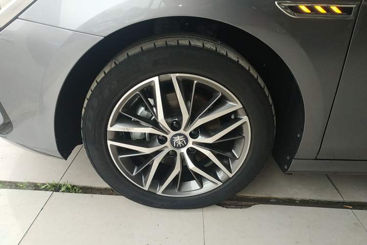 Used BYD Qin PLUS 2021 EV 500KM Luxury Model
