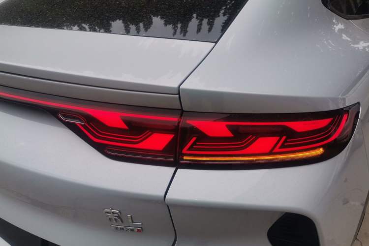 Used BYD Song L EV 2025 Intelligent Driving Version 662 km LiDAR Excellence Edition
