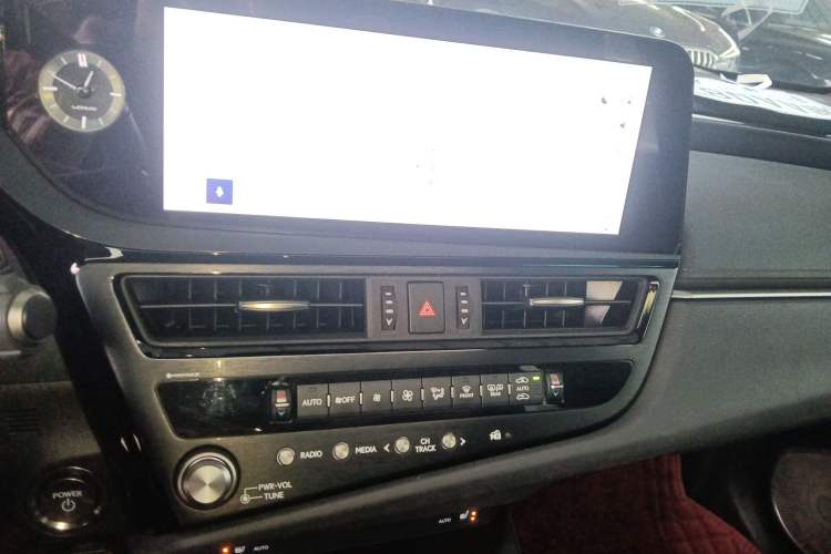 Used Lexus ES 2022 300h Excellence Edition
