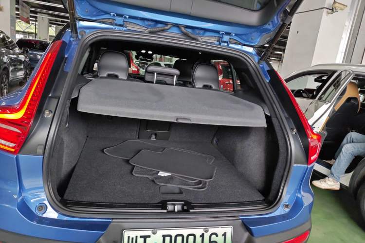 Used Volvo XC40 New Energy 2022 Four-Wheel-Drive High-Performance PRO Version
