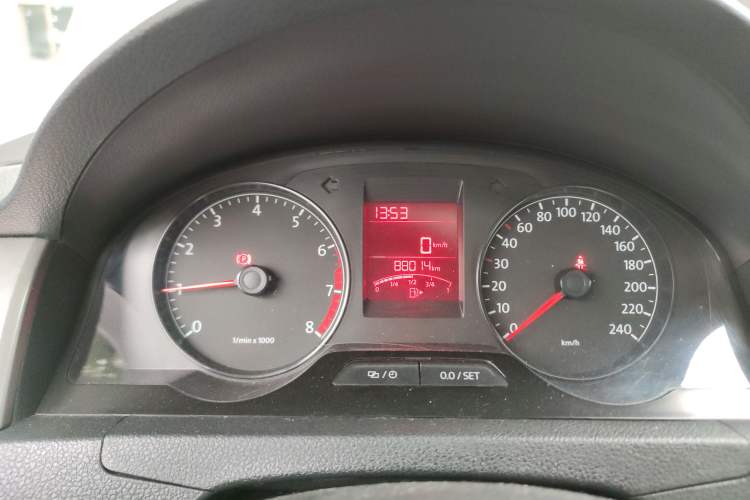 Used Volkswagen Santana 2015 1.6L Manual Comfort Edition