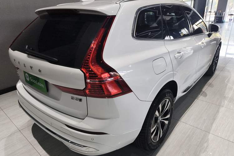 Used Volvo XC60 2023 B5 4x4 Smart Luxury Edition
