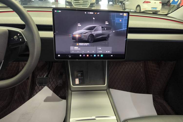 Used Tesla Model Y 2025 Rear-Wheel-Drive Version
