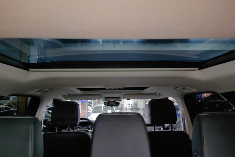 Used Land Rover Discovery 2024 360 PS S