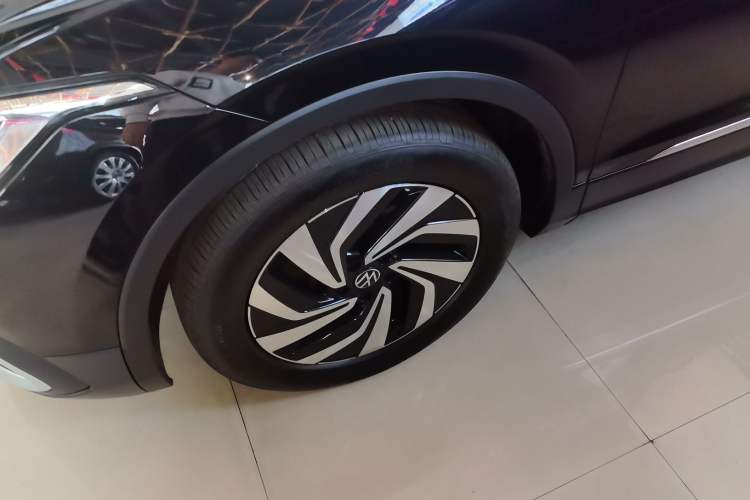 Used Volkswagen Tiguan L 2022 330TSI Automatic Two-Wheel Drive Smart Edition
