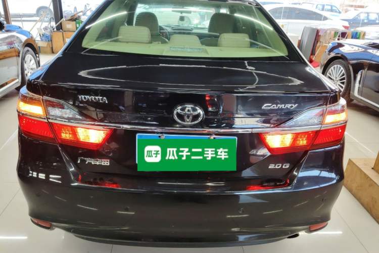 Used Toyota Camry 2016 2.0G 10th Anniversary Leading Edition
