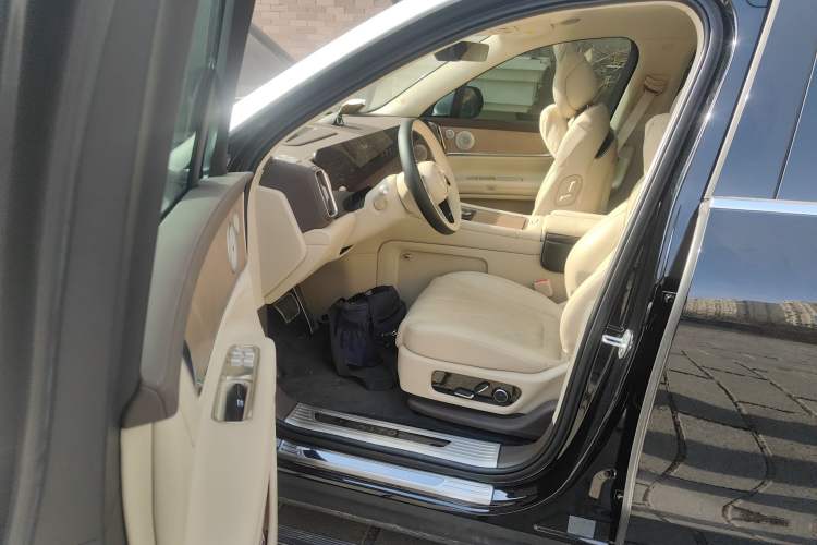 Used Hima AITO M9 2024 Range-Extended Ultra Version 52 kWh 6-Seater Model
