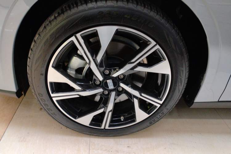 Used  L6 2023 125km Starship