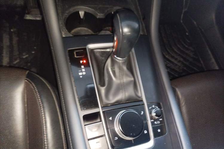 Used Mazda Mazda 3 Axela 2020 1.5L Automatic Luxury Version
